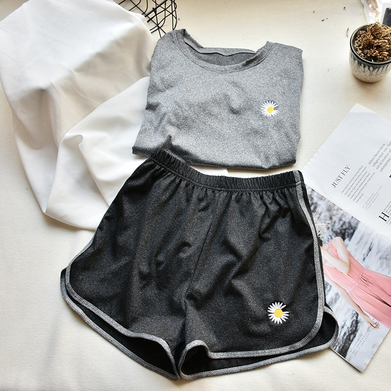 T-shirt and shorts set for women